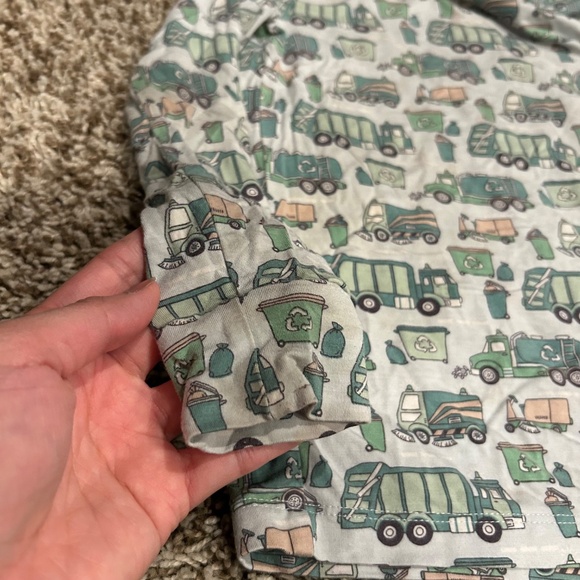 Sweet Bamboo Kids Long Sleeve Shirt Bundle Size 5 Garbage Truck & Construction - Picture 9 of 10